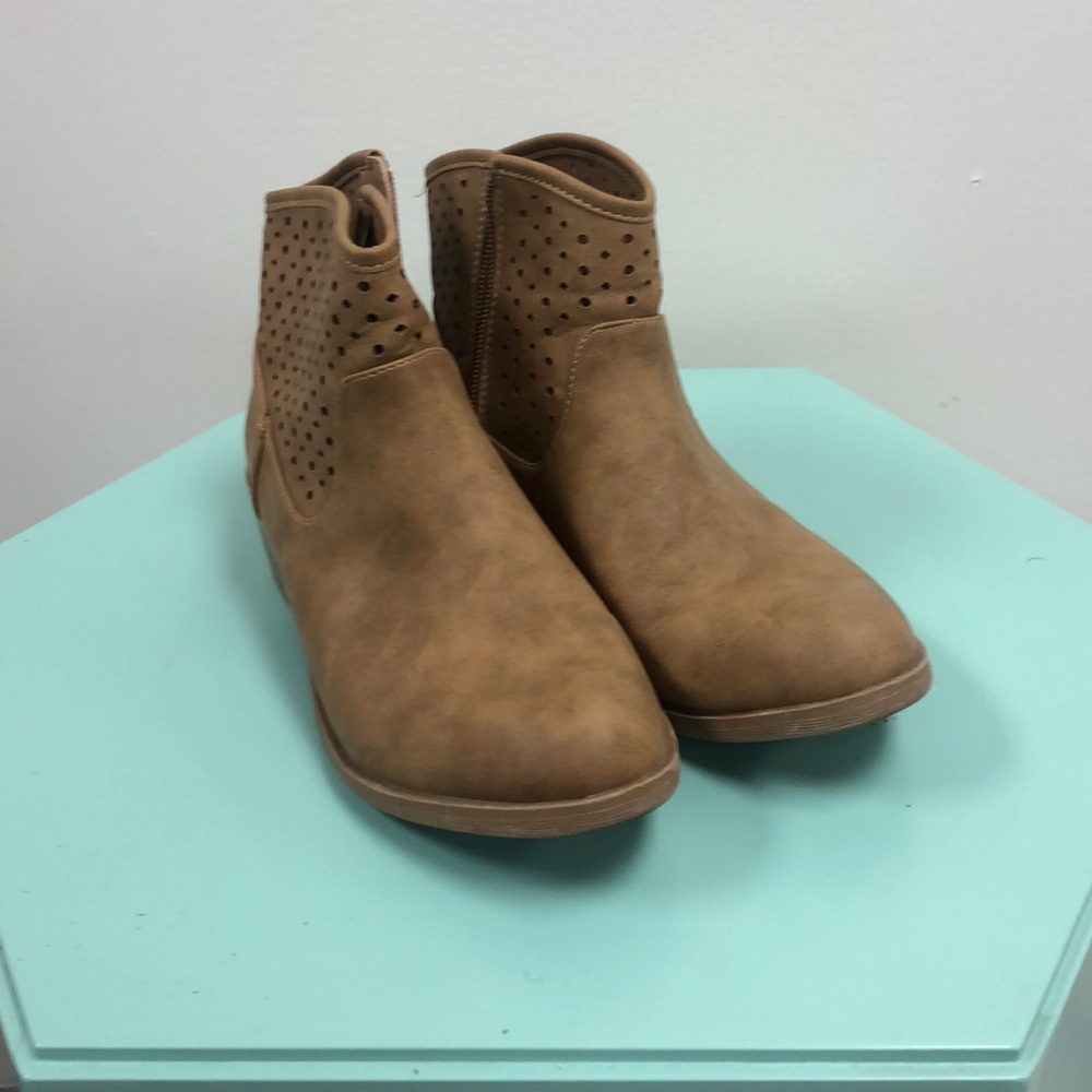 Report booties